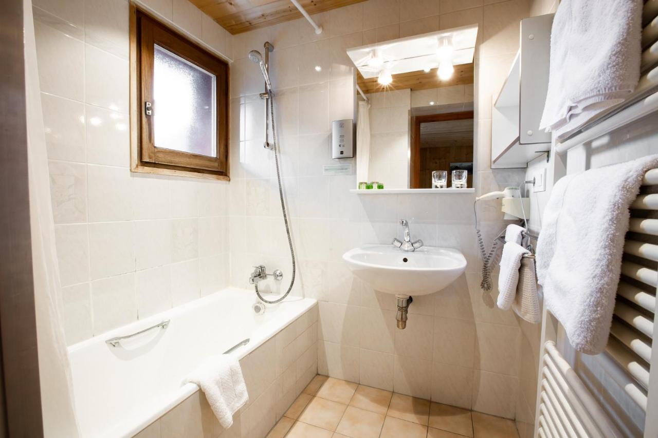 Hotel Les Bruyeres มอร์ซีน ภายนอก รูปภาพ